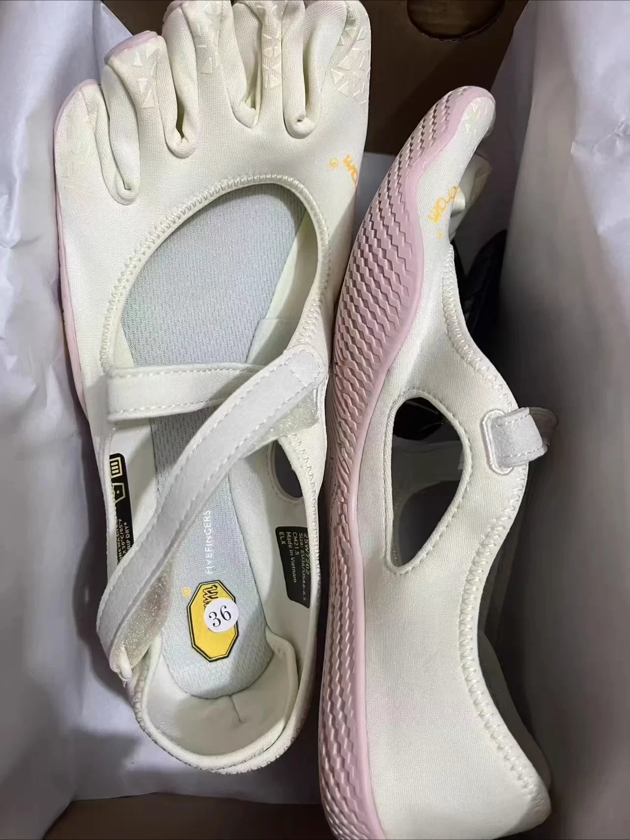 Vibram FIVEFINGERS shoe
